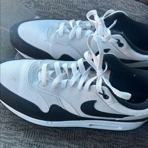 Nike Black and White Men's Sneakers